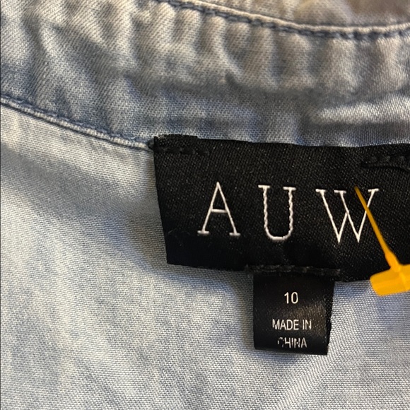 AUW Light Blue Garment - Picture 4 of 6